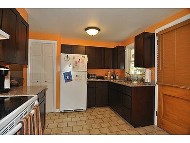 195 Memorial Dr, Pawtucket, RI 02860 - photo 3