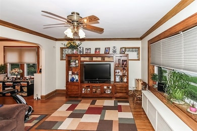 808 Greenview Ave, Des Plaines, IL 60016 - photo 2