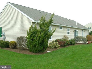 551 Daisy Dr, New Holland, PA 17557 - photo 4