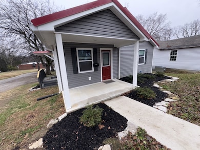 134 Elm St, Pulaski, TN 38478 - photo 2