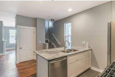1573 Rich kitchen to front of house