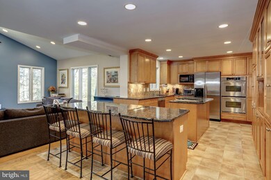 8803 Fox Hills Trail, Potomac, MD 20854 - photo 6