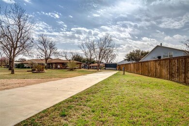 3702 Lake Vista Ct, Granbury, TX 76049 - photo 2