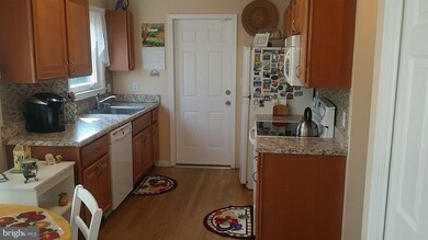 10005 Locust St, Glenn Dale, MD 20769 - photo 5