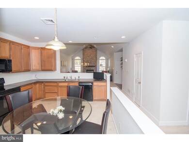 2034 Rose Dr, Pennsburg, PA 18073 - photo 5