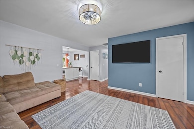 1924 Middlewood Ct, High Point, NC 27265 - photo 4