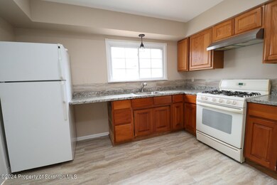 1719 Ash St, Scranton, PA 18510 - photo 7