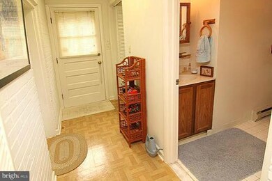 34 Holmehurst Ave, Catonsville, MD 21228 - photo 5