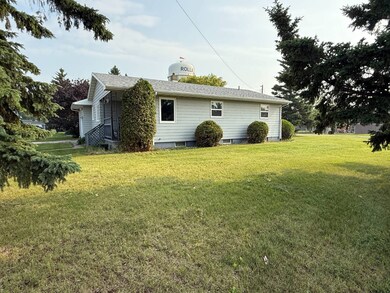 602 Harris Ct, Rolla, ND 58367 - photo 2