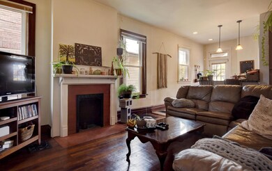 Living Room (2)