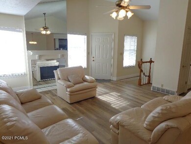 820 N 250 W, Bountiful, UT 84010 - photo 4