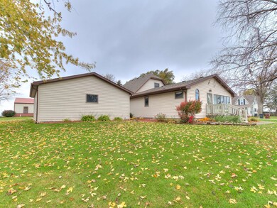 9-web-or-mls-50 Latrobe Ave-10