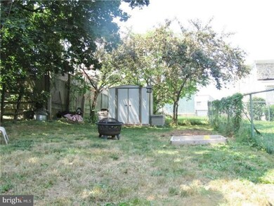 153 Hall St, Spring City, PA 19475 - photo 3