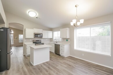 004-photo-dining-room-7802832
