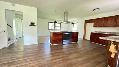 3390 Marilyn St, Columbus, IN 47203 - photo 6