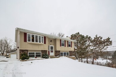 821 Navajo Dr, Lake In the Hills, IL 60156 - photo 7