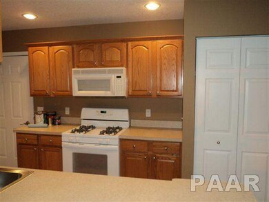 4581 N Thornhill Dr unit 103B, Peoria, IL 61615 - photo 6