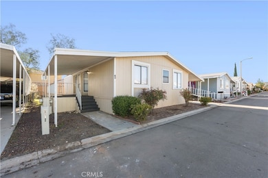 9161 Santa fe Ave E unit 63, Hesperia, CA 92345 - photo 3