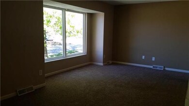 FORMAL LIVING/DINING!