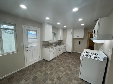 355 S Aspan Ave unit 2, Azusa, CA 91702 - photo 5