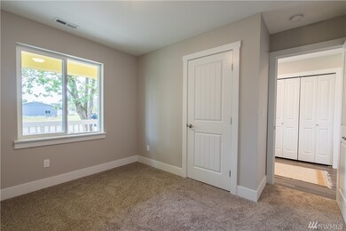 720 Dow St, Sumas, WA 98295 - photo 5