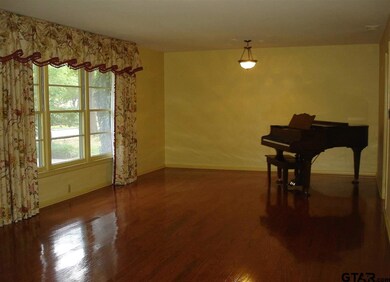 1420 1420 Glenrose, Tyler, TX 75701 - photo 2