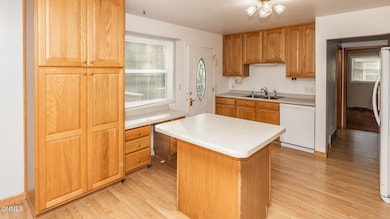 823 N 27th St, Bismarck, ND 58501 - photo 7