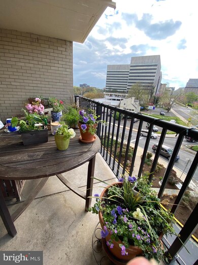 The Riviera unit 413, Chevy Chase, MD 20815 - photo 6