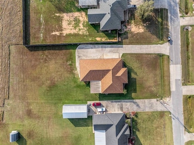 800 E 2nd St, Iowa, LA 70647 - photo 2