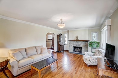 1013 S Cassingham Rd, Columbus, OH 43209 - photo 5