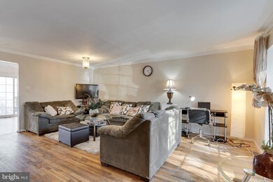 10270 Fern Pool Ct, Burke, VA 22015 - photo 5