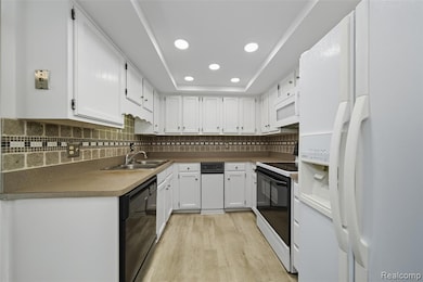 19710 W 13 Mile Rd unit 108, Beverly Hills, MI 48025 - photo 5