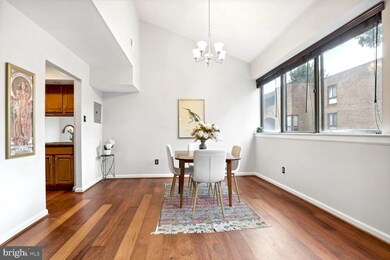 11248 Chestnut Grove Square unit 11248-352, Reston, VA 20190 - photo 6