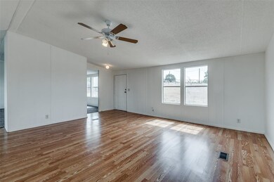 140 Bluff Heights Dr, Weatherford, TX 76085 - photo 6