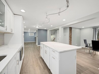 15W256 Forest Ln, Elmhurst, IL 60126 - photo 5