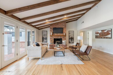 Living Rm Glass Wall