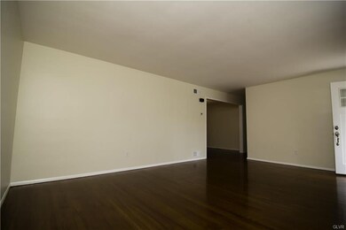 1240 Acorn Cir, Macungie, PA 18062 - photo 4