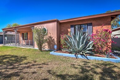 1822 E San Miguel Ave-3