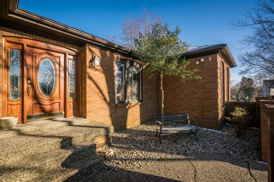 8013 Northern Spy Dr, Louisville, KY 40228 - photo 2