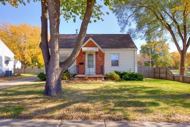 2301 50th St, Des Moines, IA 50310 - photo 2