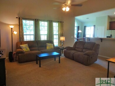 DEN/FAMILY ROOM
