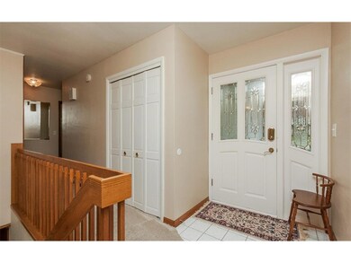 324 Trailridge Rd SE, Cedar Rapids, IA 52403 - photo 2