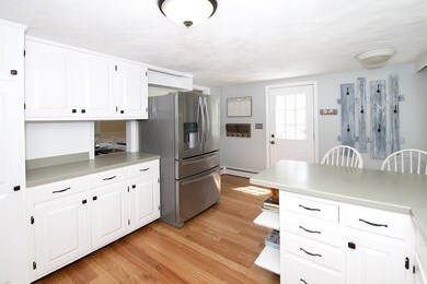 49 Moffatt Rd, Salem, MA 01970 - photo 6