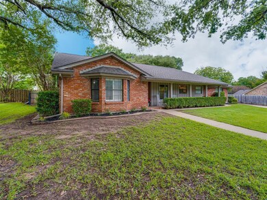 904 Highland Dr, Cleburne, TX 76033 - photo 4