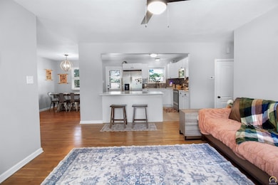 1240 SW 31st St, Topeka, KS 66611 - photo 6