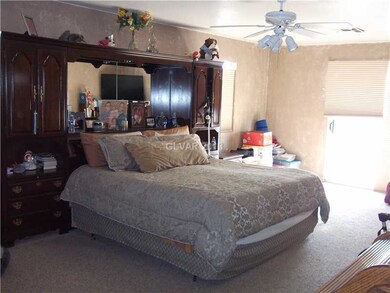 Master Bedroom. The master bedroom measures 14  x