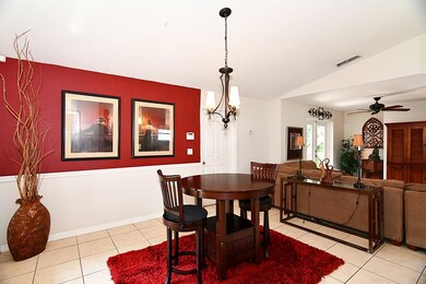 620 Ridgewood Dining Area