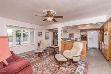 17626 N Calico Dr, Sun City, AZ 85373 - photo 5