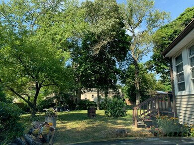 33 Emmett Ave, North Dartmouth, MA 02747 - photo 4