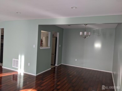 310 Michaels Ct, Woodbridge, NJ 07095 - photo 5